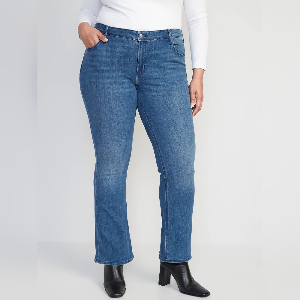 NWT Mid-Rise Wow Boot-Cut Jeans for Women